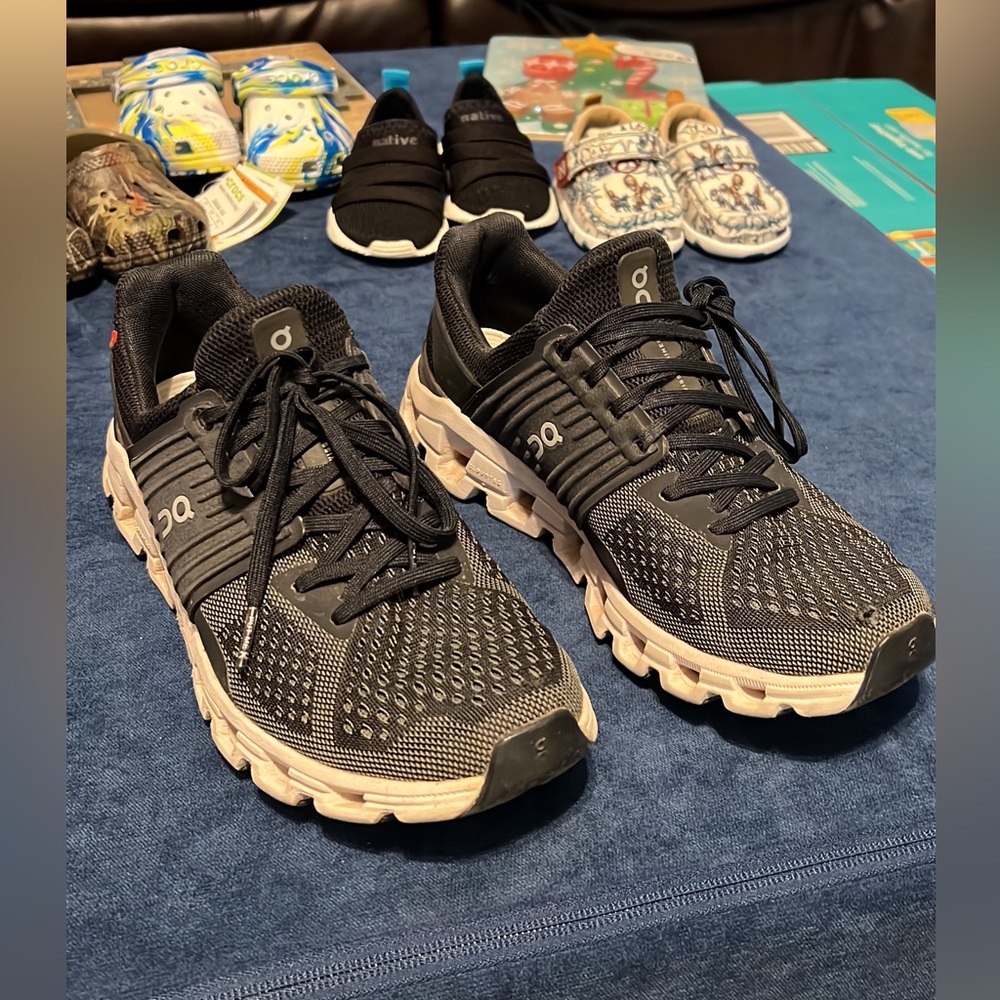 Women’s OnCloud tennis shoes